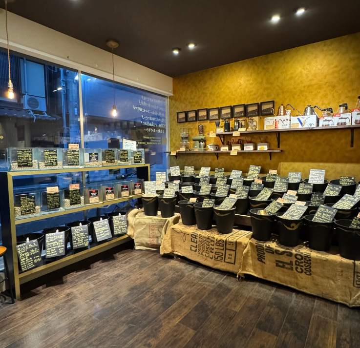 ニシナ屋珈琲 千本丸太町焙煎所の店舗の内観