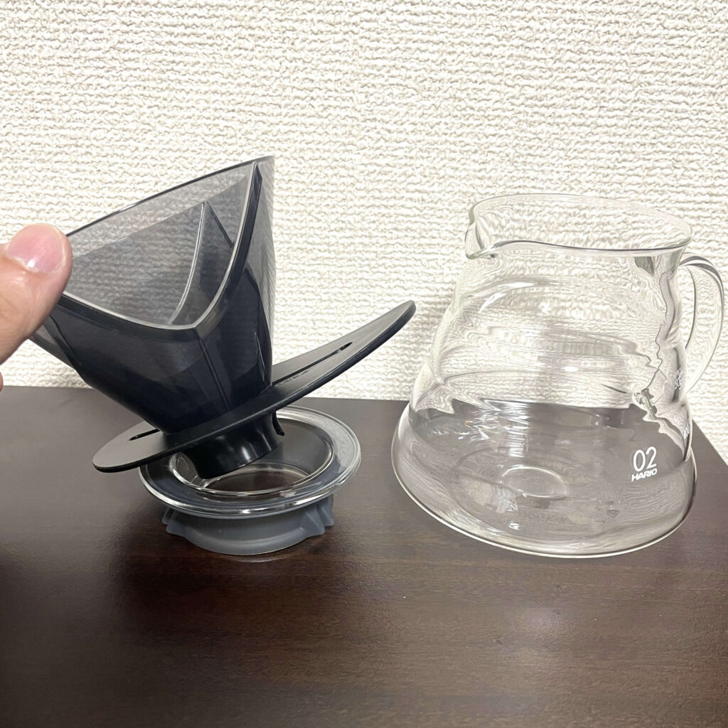 V60 グラスサーバー600 クリアのフタは受け皿になる