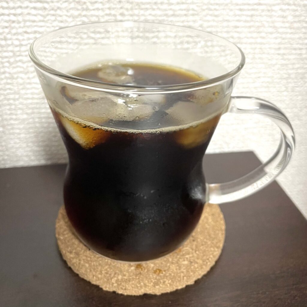 ハリオの「耐熱ウーロンマグ（すき）」でコーヒーの色を感じる