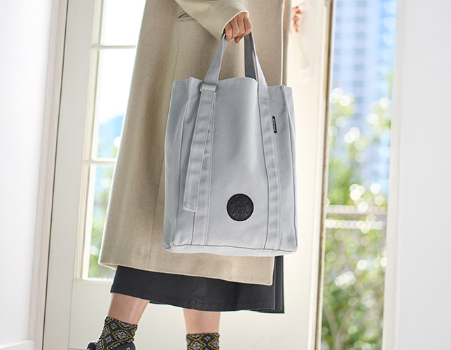 トートバッグは持ち手の長さ調節可能