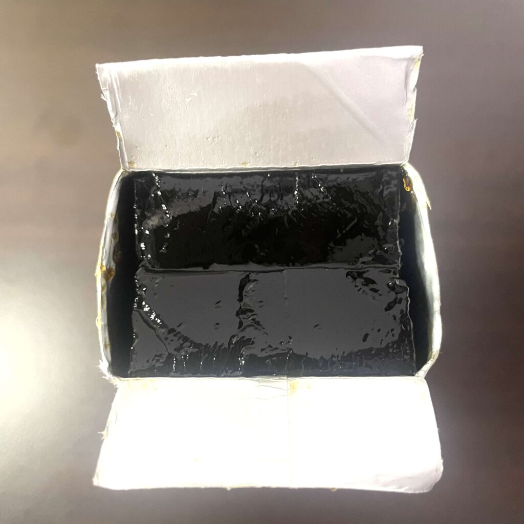 無印良品のコーヒーゼリーは紙パック上部がパカっと開く