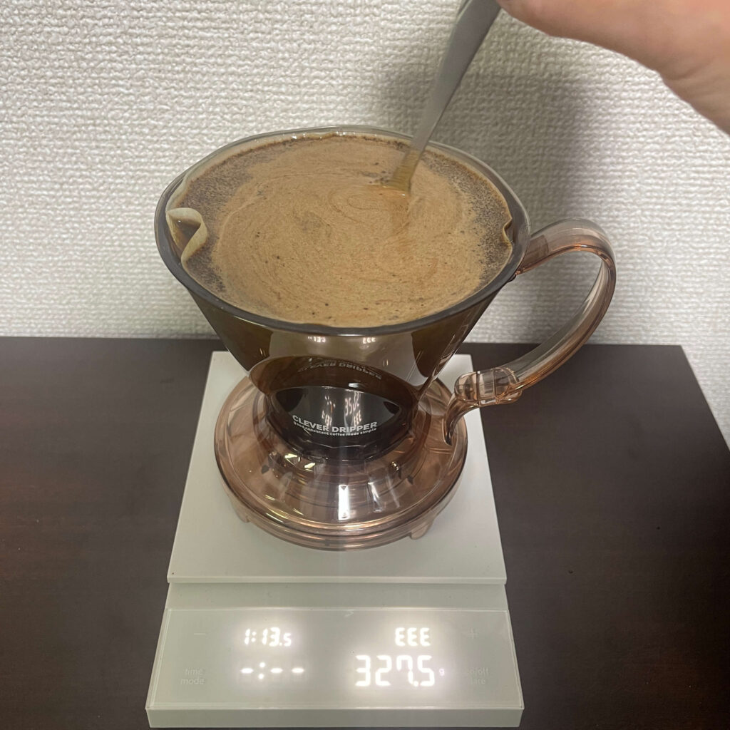 手順⑤スプーンでいいので10回ほど全体をかき混ぜます