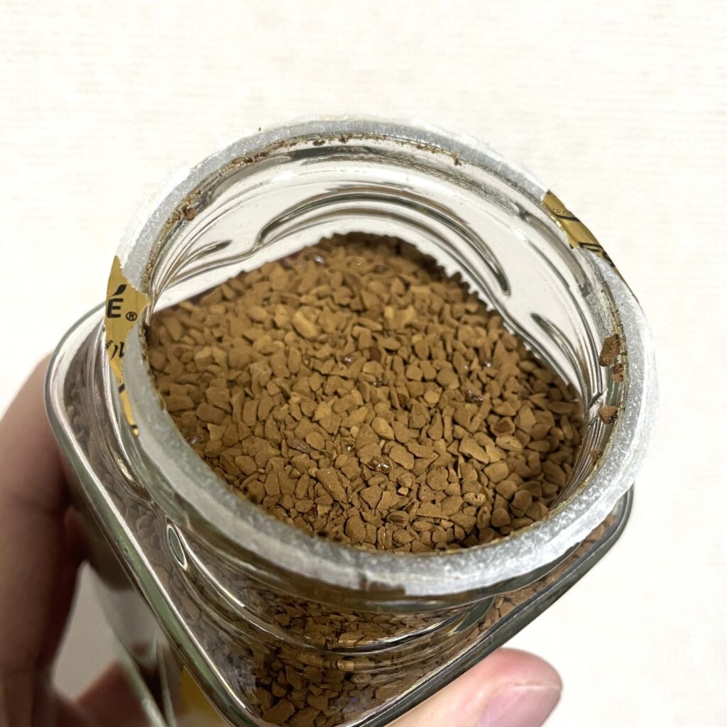 剝がし後の凸凹からすき間ができてしまう