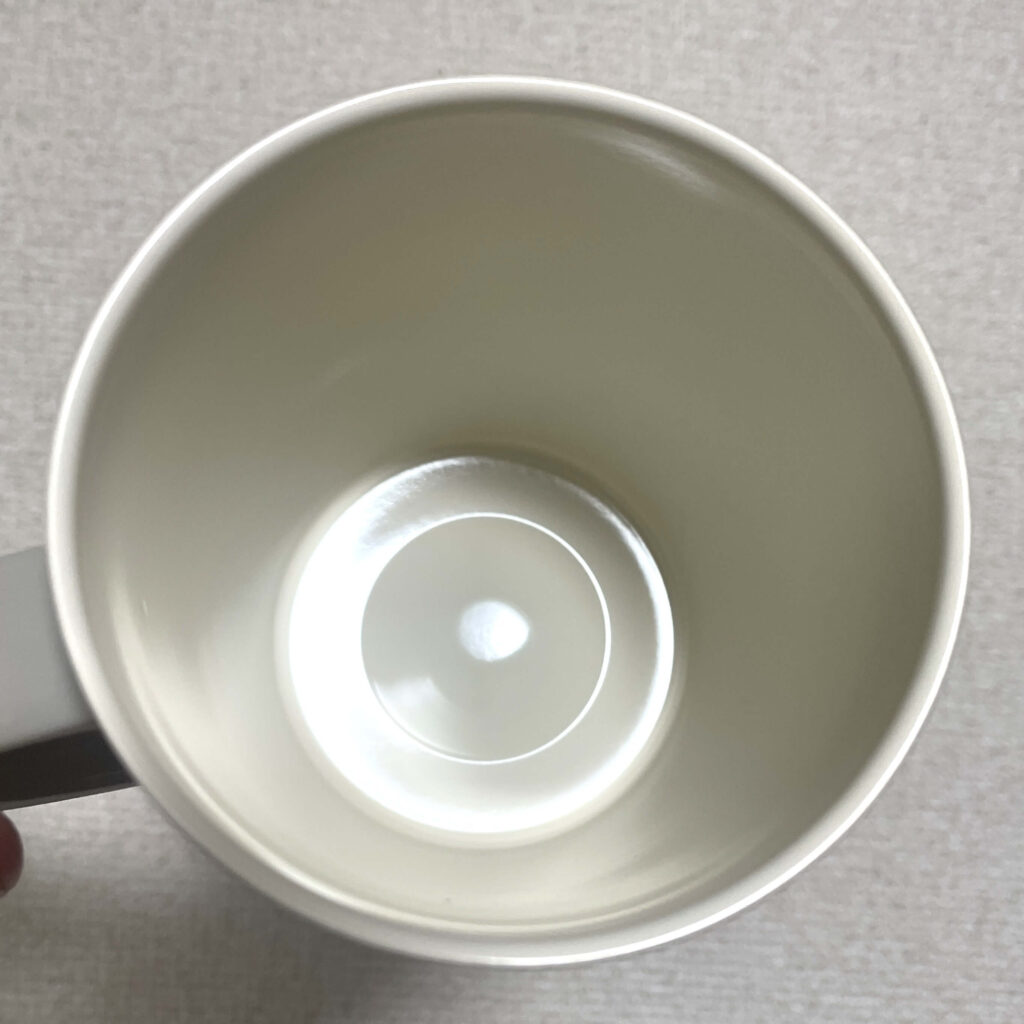 セラミックコーティングで汚れ防止、口当たり向上