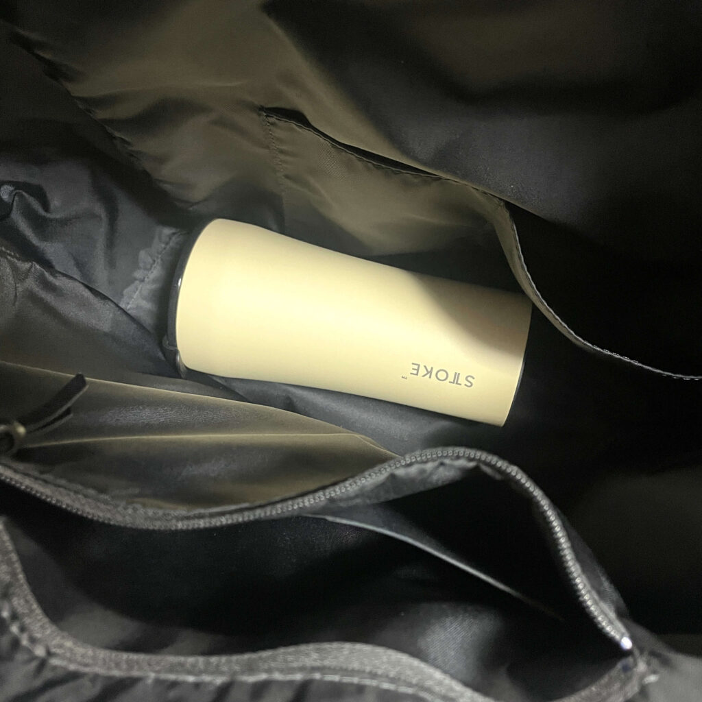 STTOKE（ストーク）をカバンの中で横倒しになっても漏れていない様子