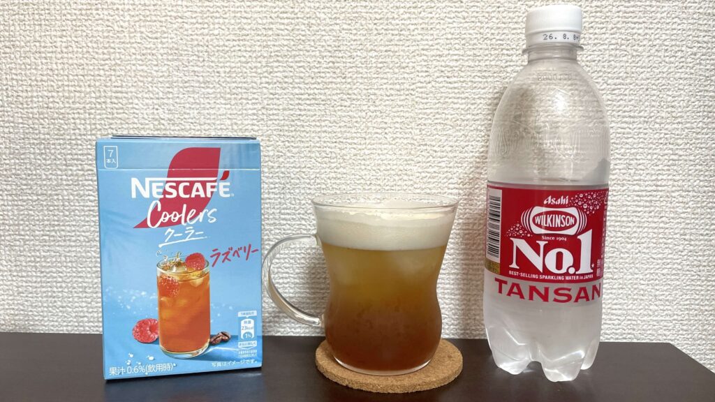 ネスカフェ クーラーを炭酸で割った様子