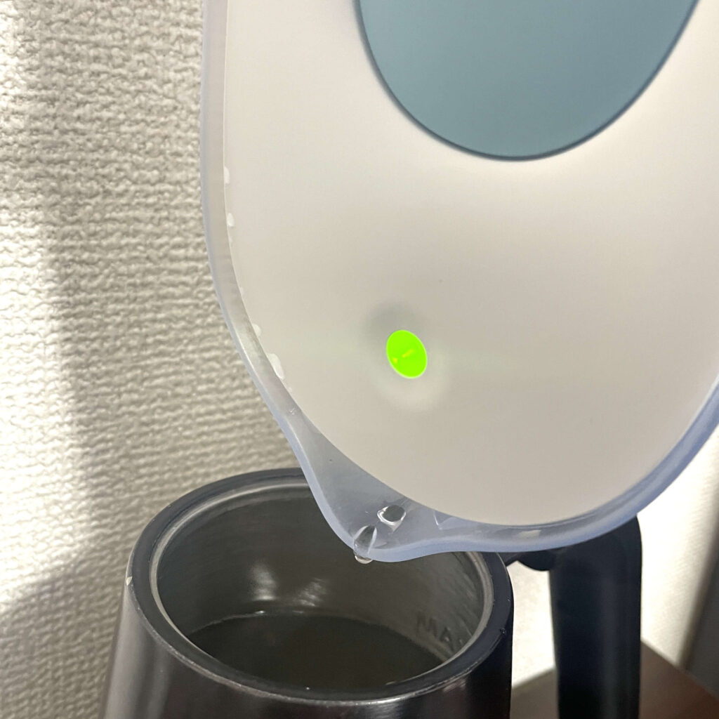 ブリタ（BRITA）のLEDランプの様子