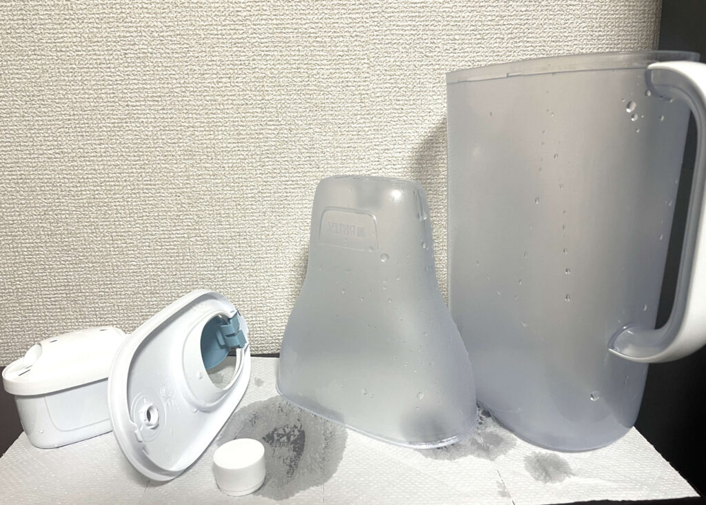 ブリタ（BRITA）を分解して洗った様子