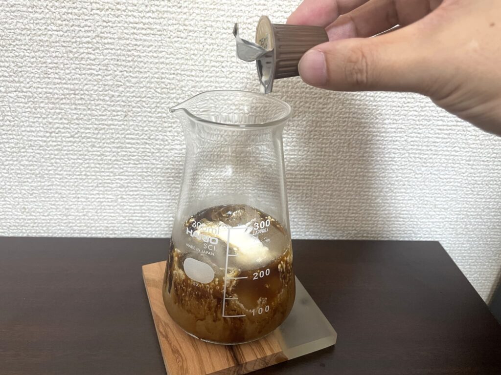丸福珈琲店「瓶詰めアイスコーヒー」を高濃度ミルクポーションで楽しむ