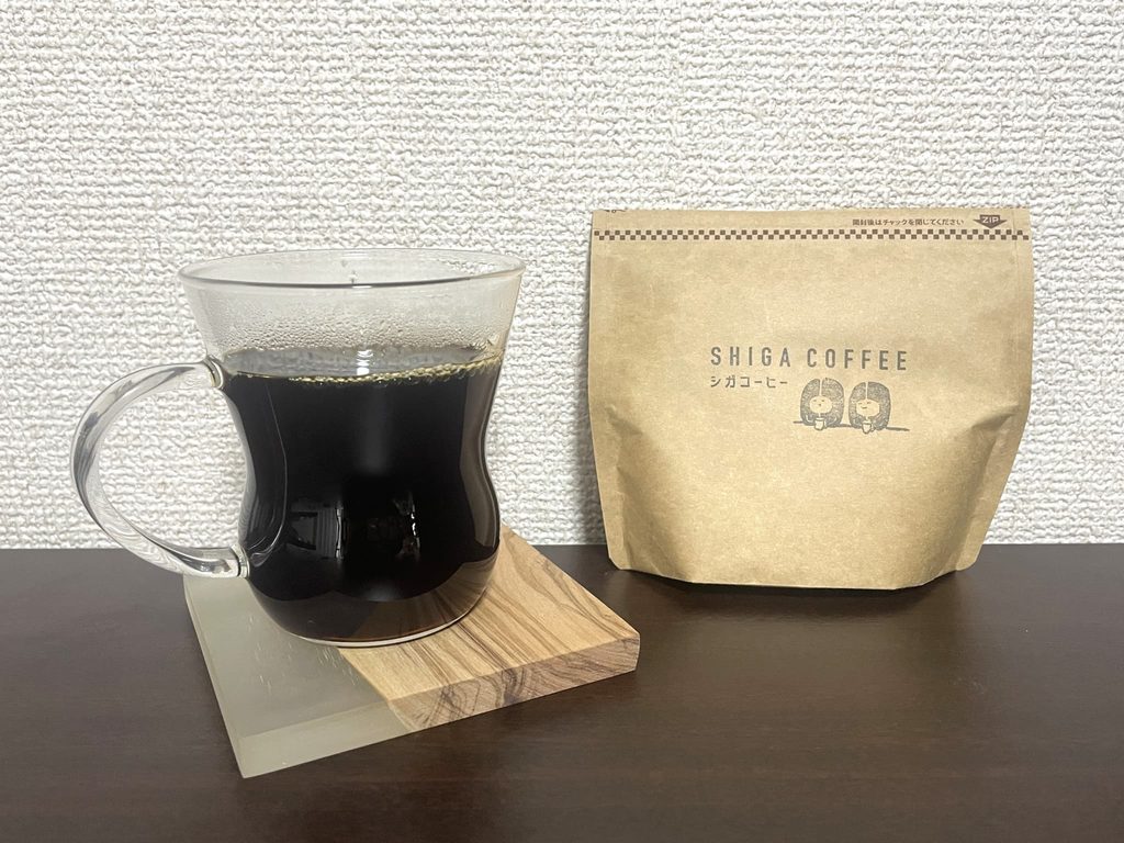 シガコーヒーのコスタリカを飲んでいる様子