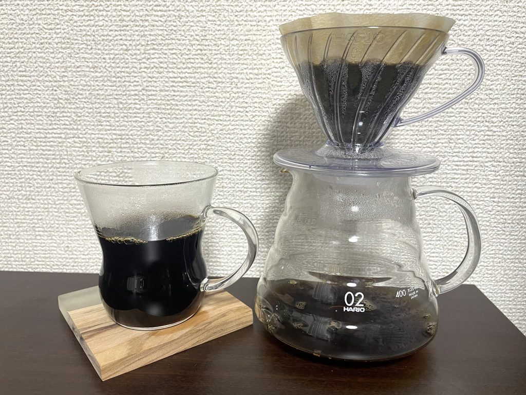 ガラス製のコーヒーサーバーで淹れた様子