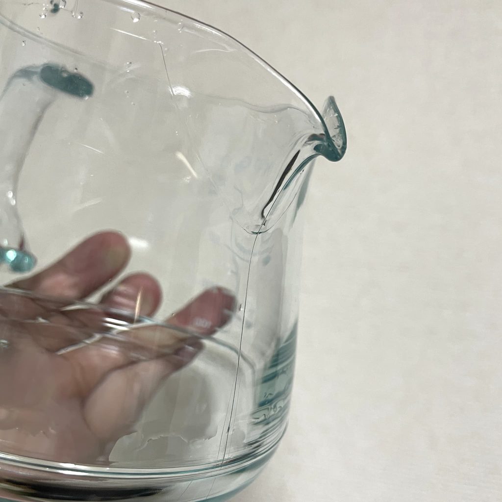 珈琲考具の割れないコーヒーサーバーの樹脂の成型時の接合部のライン