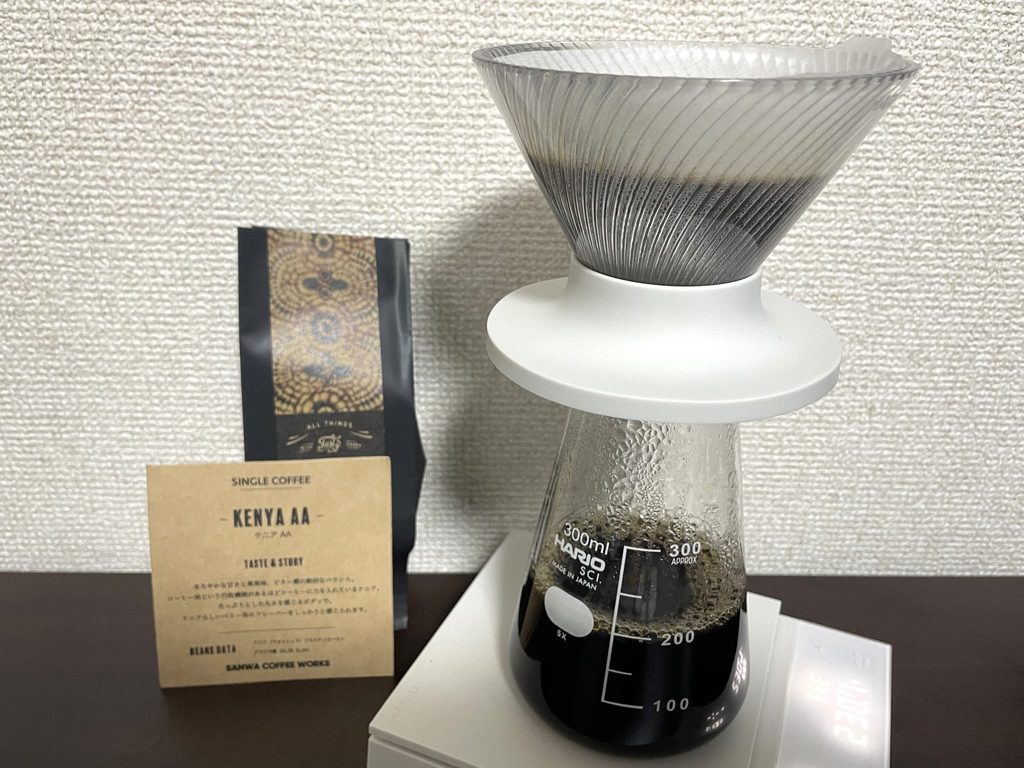 SANWA COFFEE WORKS ケニアAAを抽出している様子